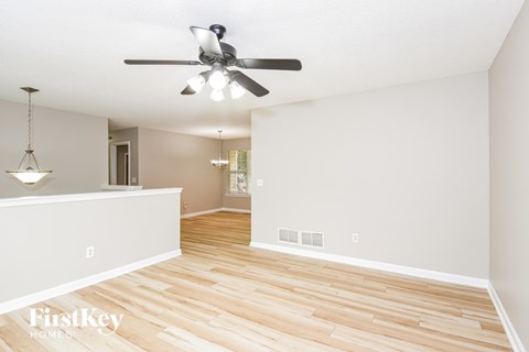 10 Piedmont Lane 4 Beds Apartment for Rent