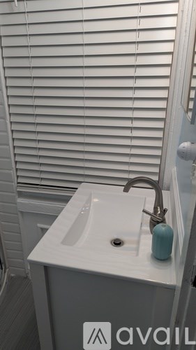 442 444 Monroe Ave Studio Apartment for Rent