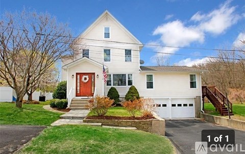 55 Walnut Avenue 3 Beds Apartment for Rent