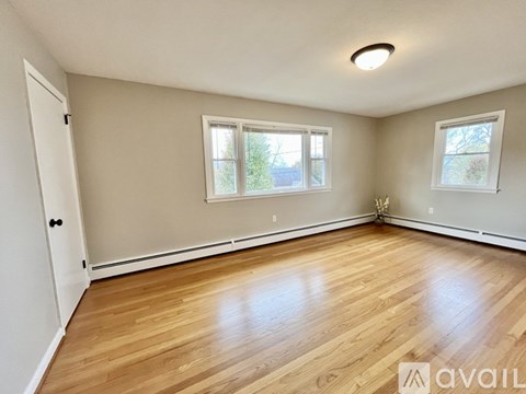 9 Pleasant St 1 Bed Apartment for Rent