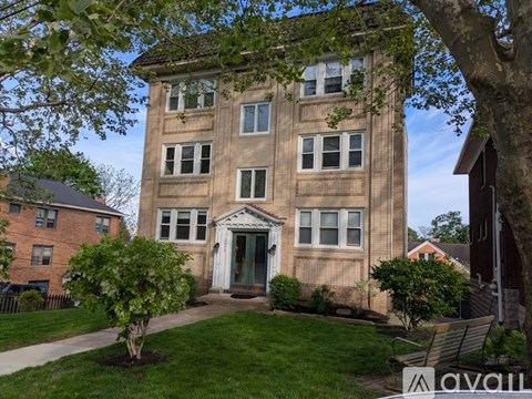 2825 Glenmore Ave 1 Bed Apartment for Rent