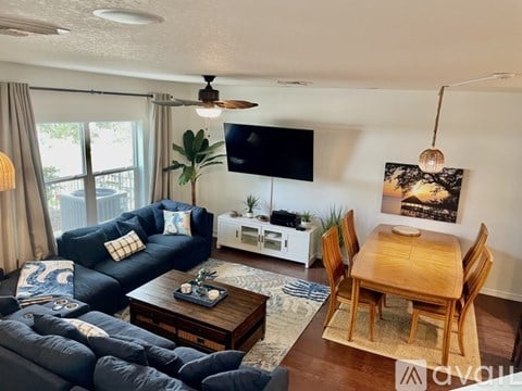 118 N Fredrica Ave 3 Beds Apartment for Rent