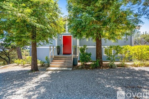 34 Fairview Avenue 4 Beds Apartment for Rent