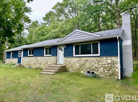 135 South Main Street 3 Beds Apartment for Rent