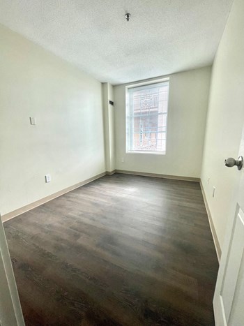 1800 Highland Avenue Studio-2 Beds Apartment for Rent - Photo Gallery 12
