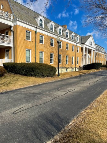 1800 Highland Avenue Studio-2 Beds Apartment for Rent - Photo Gallery 10