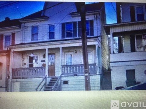 930 W Pine St 2 Beds Apartment for Rent