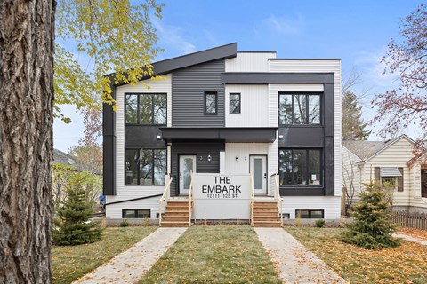 #1, 12111 125 Street Northwest 3 Beds Apartment for Rent