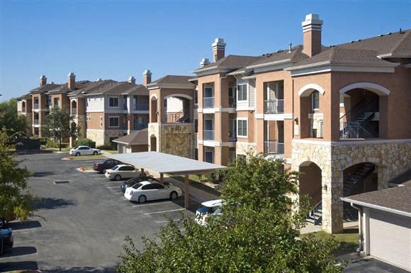 Regency Park Apartments 401 Little Texas Lane Austin Tx Rentcafé Austin Photo Gallery 1