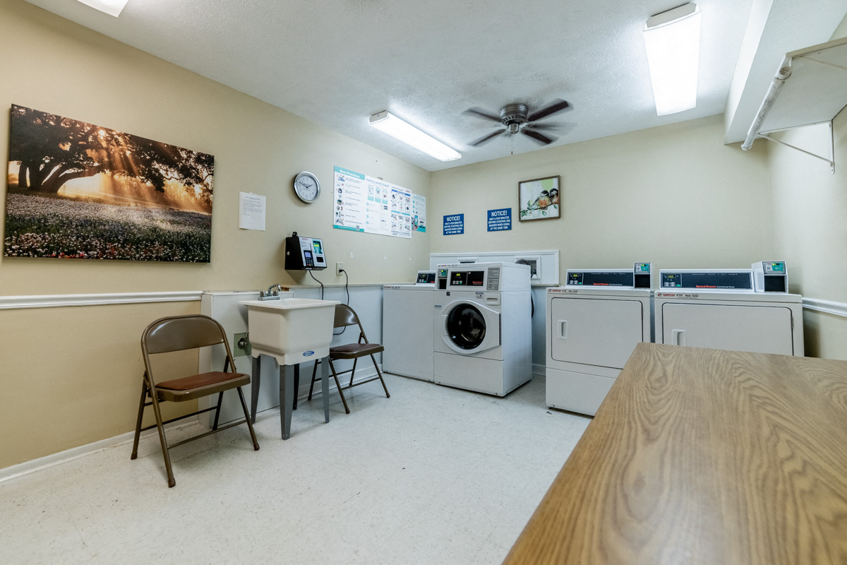Laundry Center at Cambridge Square Marion