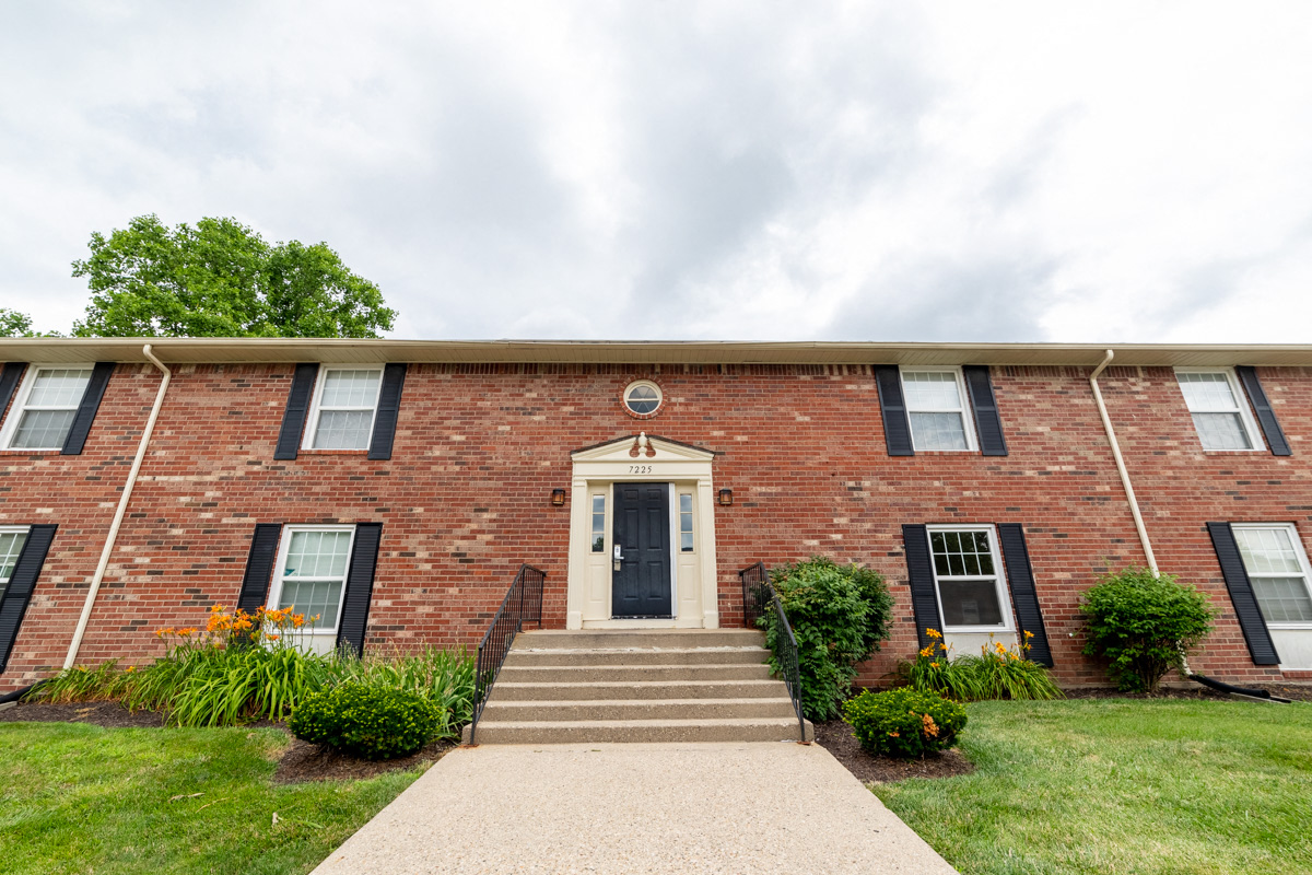 Apartment Building at Cambridge Square North