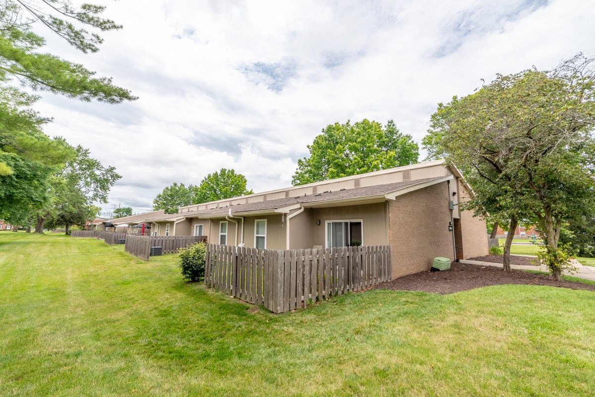 Cambridge Square North Apartments, 7110 Township Line Road