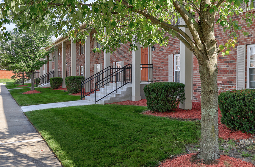 Apartment Building Entryway at Cambridge Square of Fort Wayne