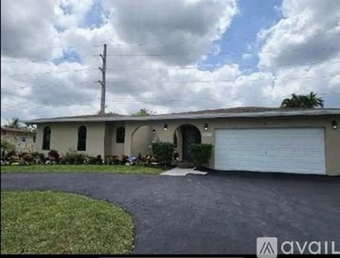 1010 NW 76Th Ave 4 Beds Apartment for Rent