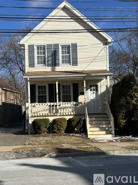 22 Cook Ave 2 Beds Apartment for Rent