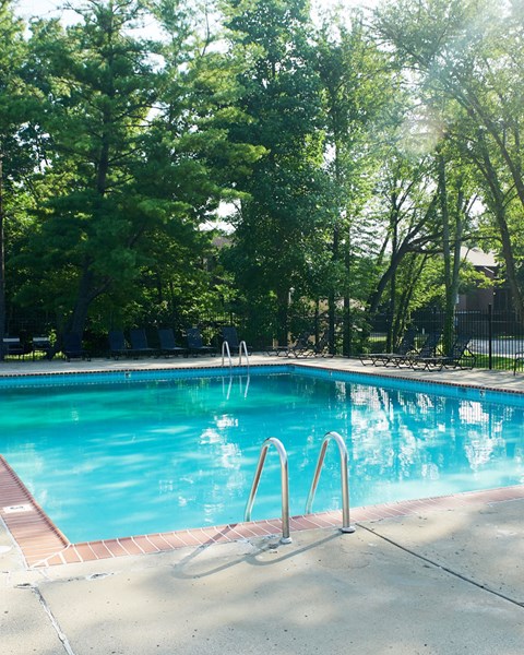 Castleton Apartment with Pool