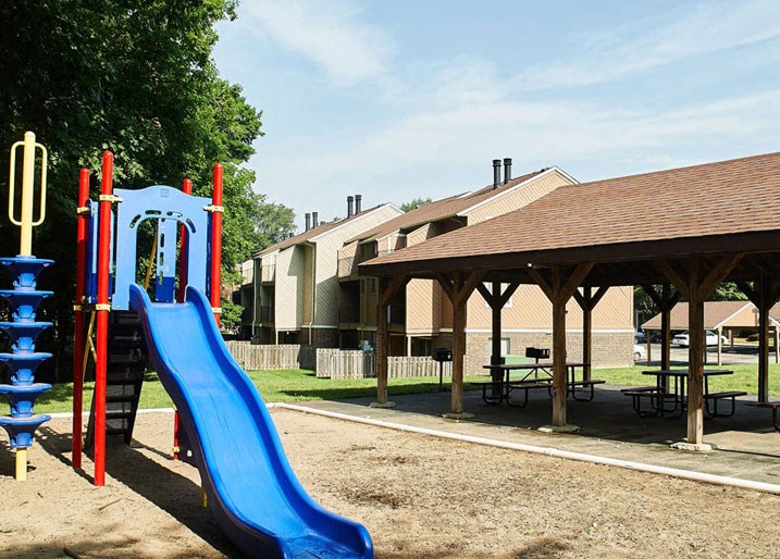 Castleton Apartment with Playground