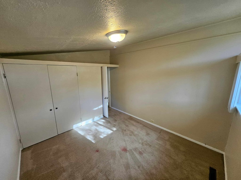 1919 S Orchard St 3 Beds House for Rent - Photo Gallery 4