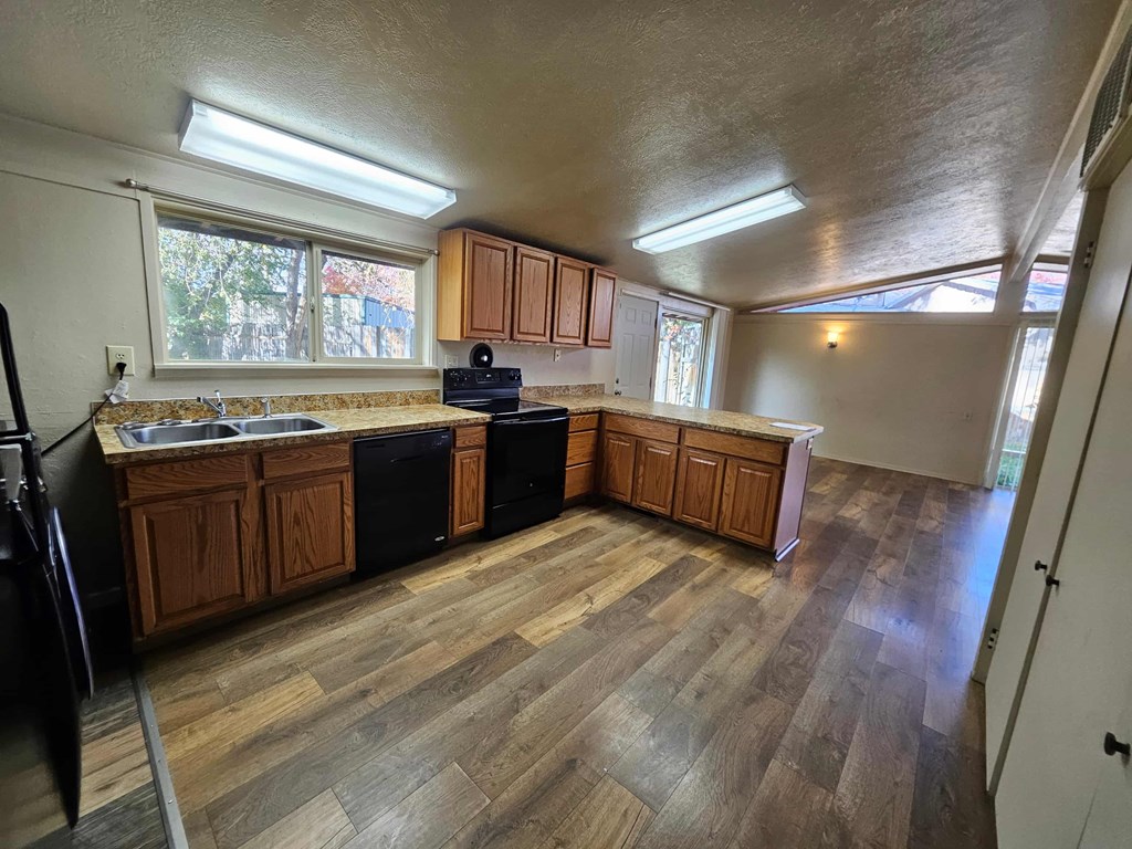 1919 S Orchard St 3 Beds House for Rent - Photo Gallery 10