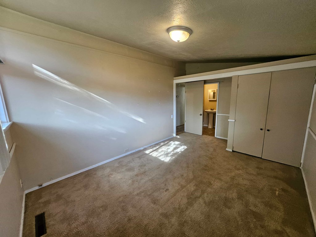 1919 S Orchard St 3 Beds House for Rent - Photo Gallery 6