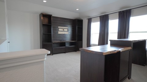 239 Oxford Drive 4 Beds Apartment for Rent
