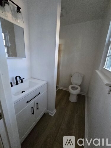 Source URL: https://prod-avail.s3.amazonaws.com/public_images/41515671/listing/368_bathroom_2.jpg