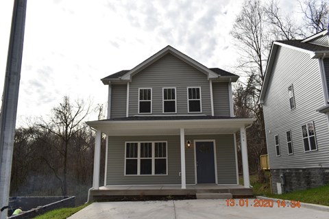 954 Charlotte Street 3 Beds Apartment for Rent