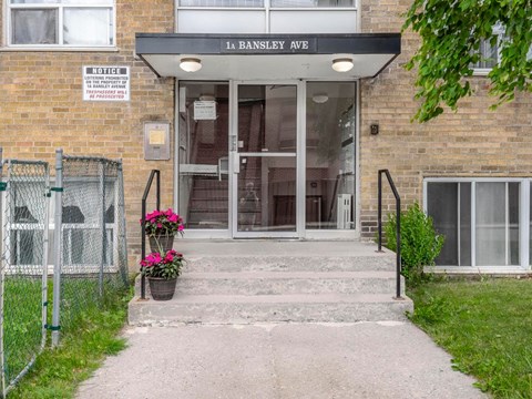 The front of a building with a sign that reads "1 BANLEY AVE".