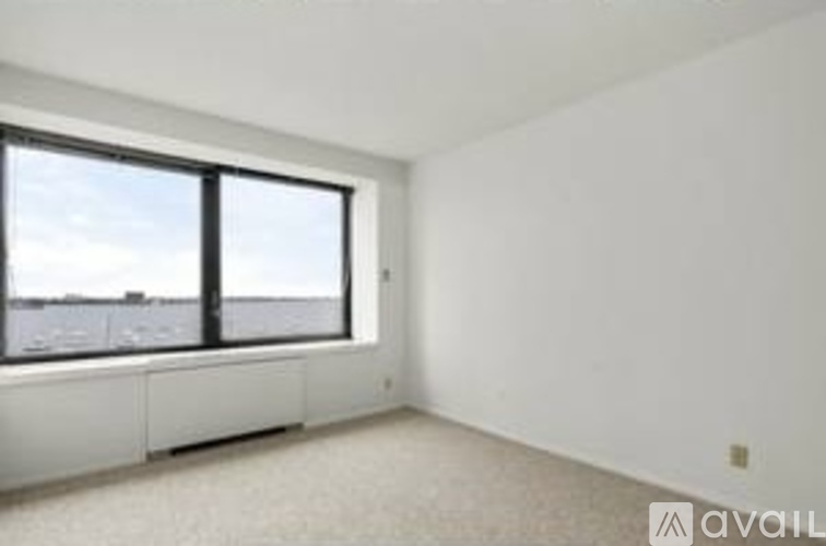 65 East India Row 1 Condo for Rent - Photo gallery 3