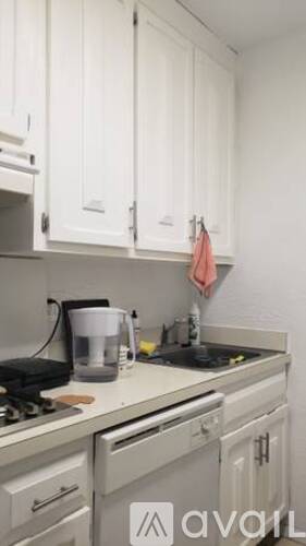 65 East India Row 1 Condo for Rent - Photo gallery 5