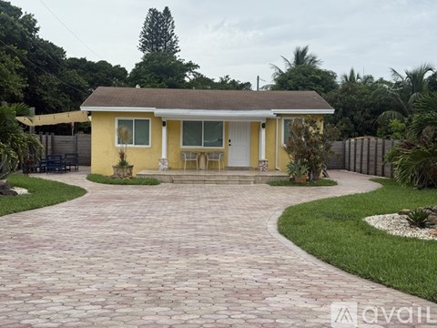 18 Northwest 12Th Avenue 3 Beds Apartment for Rent
