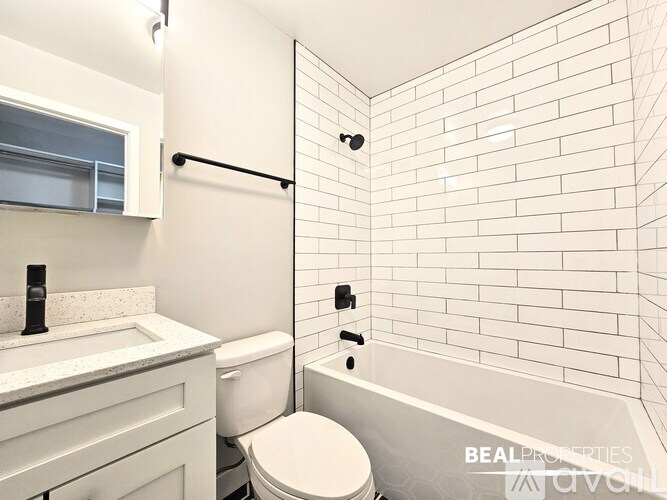 528 W Oakdale Ave Studio Condo for Rent - Photo gallery 1