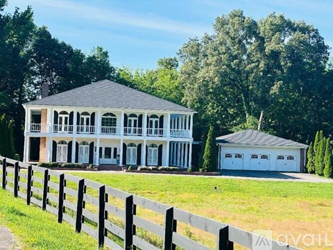 11883 East Holmes Road 4 Beds Apartment for Rent