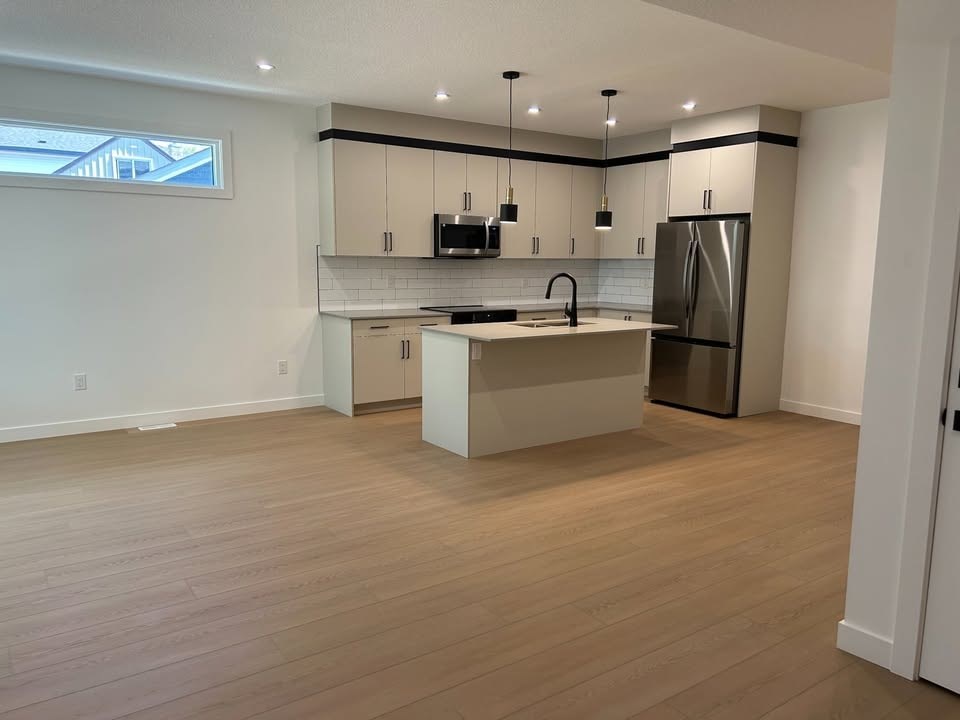10735 70 Avenue Northwest 1-3 Beds Apartment for Rent - Photo Gallery 16