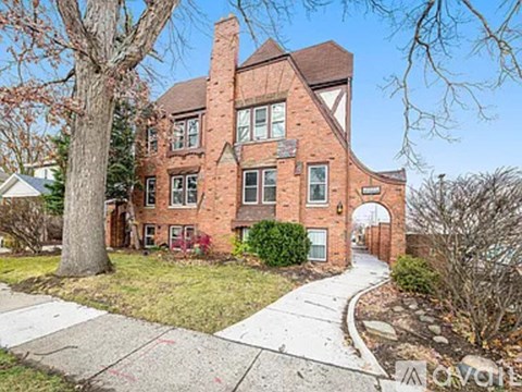 226 Withington St 2 Beds Apartment for Rent