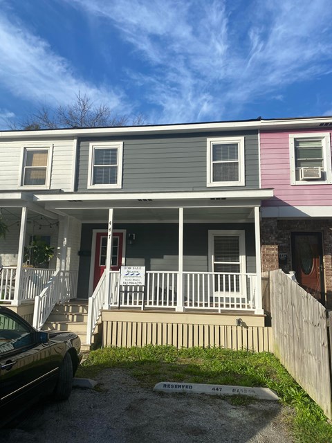 447 N Nassau St 3 Beds Apartment for Rent