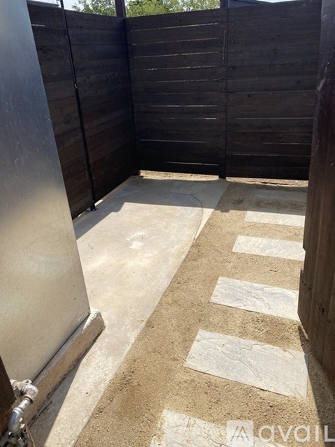 Oaklawn Avenue Studio Apartment for Rent