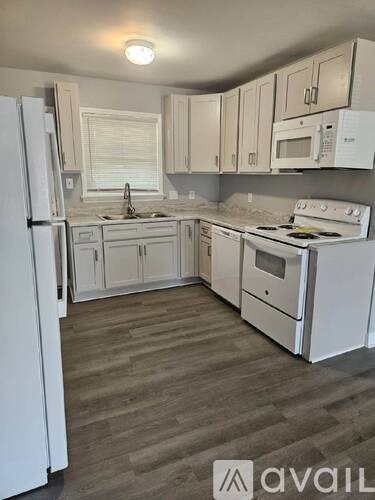 1719 Russell Avenue 2 Beds Apartment for Rent