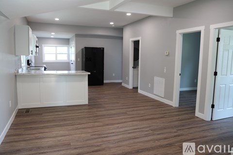 708 North Ball Street 3 Beds Apartment for Rent