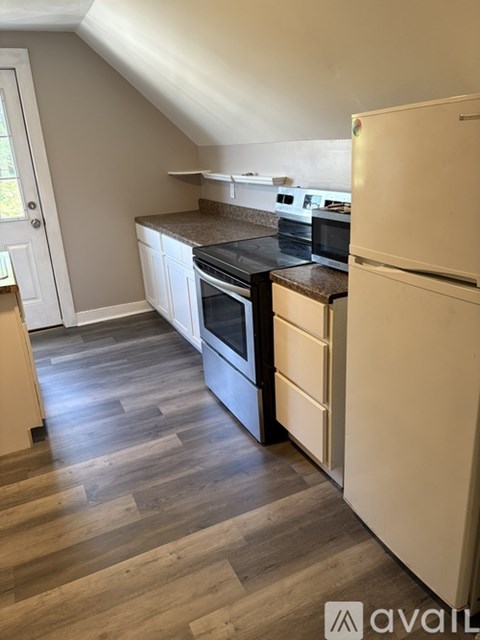 46 Davis Ave 1 Bed Apartment for Rent