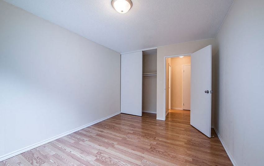 5651 Ogilvie Street 1-2 Beds Apartment for Rent - Photo Gallery 1