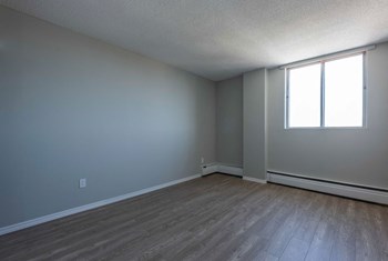 5415 Victoria Road Studio-3 Beds Apartment for Rent - Photo Gallery 2