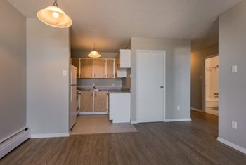 5415 Victoria Road Studio-3 Beds Apartment for Rent - Photo Gallery 3