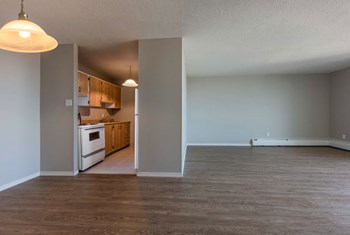 5415 Victoria Road Studio-3 Beds Apartment for Rent - Photo Gallery 4