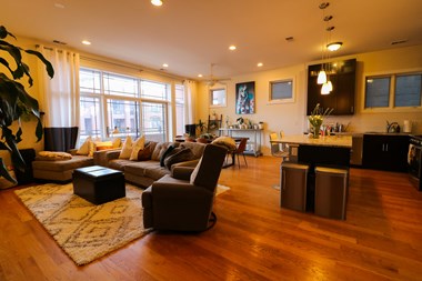 1400-12 W. Chicago Ave. 2 Beds Apartment for Rent