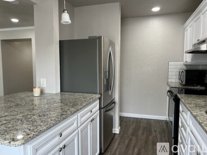 Source URL: https://prod-avail.s3.amazonaws.com/public_images/41506562/listing/IMG_3929.jpg