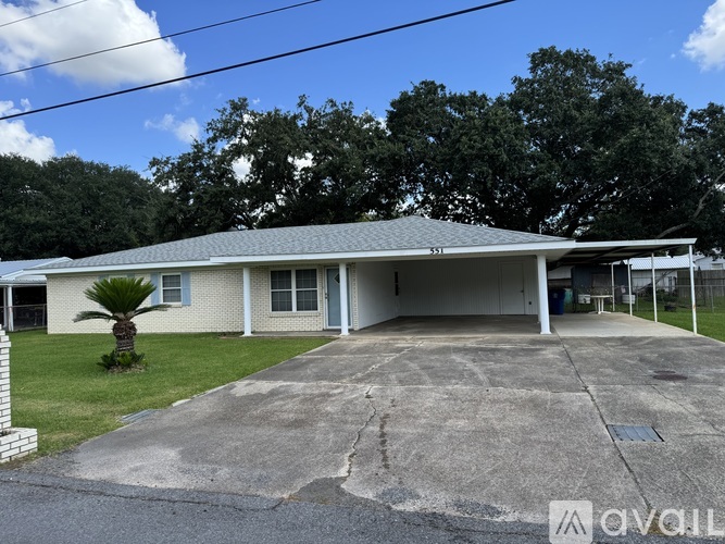 551 E 17th St 3 Beds Single Family Home for Rent - Photo gallery 2