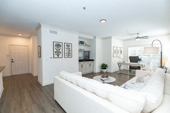 1400 Briarcliff Road 1-3 Beds Apartment for Rent - Photo Gallery 4