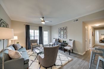 Southwest Dallas Apartments For Rent Tx Rentcafé 1310 North Rell Hill Road Studio 3 Beds Apartment For Rent Photo Gallery 1