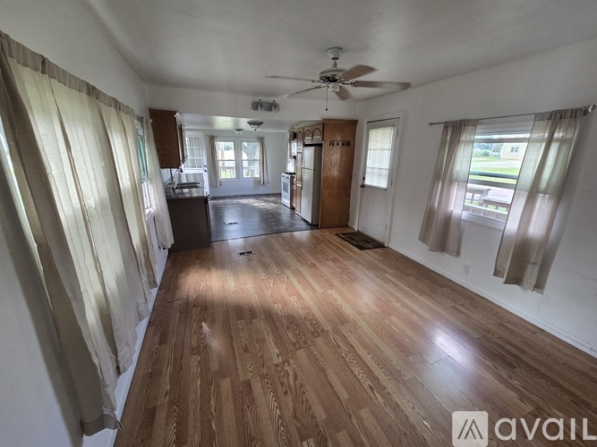 112 N Maple St 1 Single Family Home for Rent - Photo gallery 3